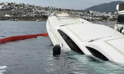 Lüks yat bir anda sulara gömüldü: Ekipler harekete geçti