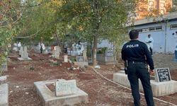 Mezarlıkta dehşet: Toprağa gömülmüş bebek cesedi bulundu!