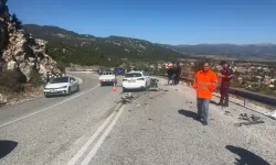 Ters yönden gelen otomobil motosikletle çarpıştı: Motosiklet sürücüsü öldü