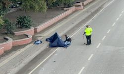 Motosikletin çarptığı kadın olay yerinde yaşamını yitirdi