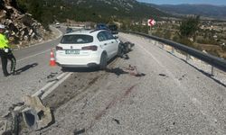 Otomobil ile motosiklet çarpıştı: 1 ölü, 1 yaralı