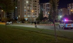 Parkta bıçaklar konuştu: 4 kişi yaralandı, 4 şüpheli yakalandı!