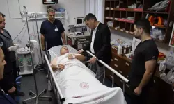 Nöbet tutan polis memuru kolundan bıçaklandı