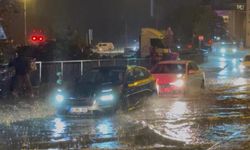 Sokaklar göle döndü... Yoğun yağış hayatı olumsuz etkiledi