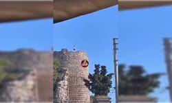 SON DAKİKA | İzmir Kadifekale’de genç intihar girişiminde bulunuyor!