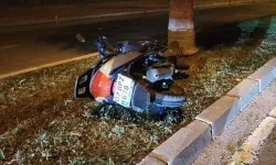 41 yaşındaki motosiklet sürücüsü aydınlatma direğine çarpıp hayatını kaybetti