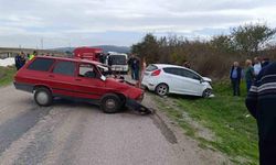 Trafik kazasında ağır yaralanan sürücü yaşam mücadelesini kaybetti