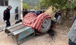 Traktörün altında kalan sürücü olay yerinde hayatını kaybetti