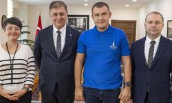 Tuna Tunca, İzmir Büyükşehir Belediye Başkanı Dr. Cemil Tugay’la buluştu
