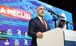 Bakan Işıkhan’dan İzmir’e Sert Eleştiri: “Şehir Çöpten Geçilmiyor”
