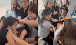 Yolcular şaşkına döndü: İzmir tramvayında kız öğrenciler birbirine girdi