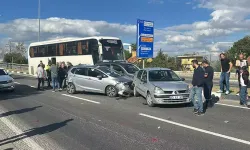 Zincirleme kaza: Servis otobüsü 7 araca çarptı, 2’si çocuk 3 yaralı