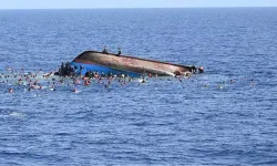 Akdeniz'de göçmen tekneleri alabora oldu: 4 kişi öldü