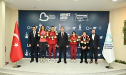 Başkan Akın, milli sporcuları ağırladı: "Göğsümüzü kabarttınız"