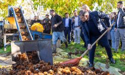 Başkan Tugay, Beydağ'da kestane üreticileriyle bir araya geldi
