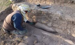 Blaundos Antik Kenti’nde 1800 yıllık heykel keşfi