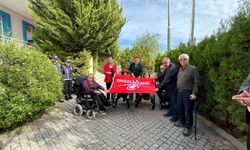 Çeşme Belediyesi’nin Alaçatı ek hizmet binasına iki yıldızlı Kırmızı Bayrak verildi