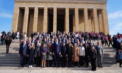 CHP İzmir'den Anıtkabir'e anlamlı ziyaret