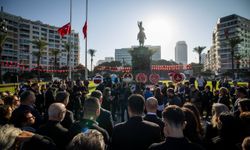 CHP İzmir'den anlamlı 10 Kasım töreni