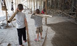 Çocuklar hak değil ekmeklerini arıyor