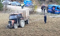 Devrilen traktörde 1 kişi hayatını kaybetti