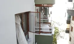 Doğal gaz patlaması evi savaş alanına çevirdi