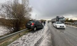 Dolu yağışı trafiği felç etti: 10 kişi yaralandı!