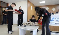 Edremit Belediyesi'nden başarılı öğrencilere teknoloji desteği