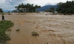 Endonezya'da sel ve heyelanlarda can kaybı 303’e yükseldi