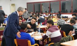 EÜ Merkez Kütüphanesi, sınav döneminde öğrencilerin yanında