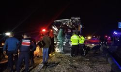 Feci kaza: Minibüs devrildi, otobüs yoldan çıktı, yaralılar var!