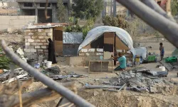 Gazzeliler, enkazdan umut inşa ediyor