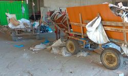 İki at arabası, onlarca hurda: Suç üstü yakalandılar!