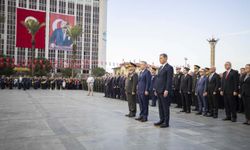 İzmir, Ata'sını sevgi, saygı ve özlemle anıyor