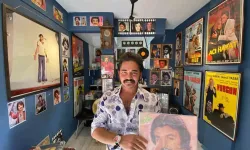 İzmir’de arabesk nostaljisi: Ferdi Tayfur temalı çay ocağı ilgi topluyor