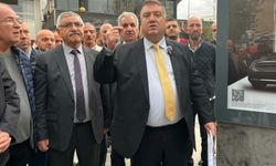 İzmir’de taksicilerden korsan taşımacılık reklamlarına tepki: Hukuksuzluğa izin vermeyeceğiz!