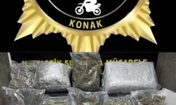 Narkotik ekipleri İzmir’de dev baskın yaptı: Milyonluk skunk ve sentetik hap ele geçirildi!