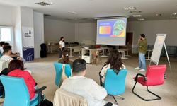 İzmirli gençler, belediye çalışmaları hakkında eğitim aldı