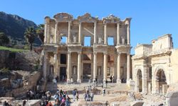 İzmirli öğrencilere tarih ve müzik molası