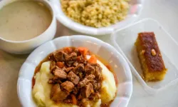 İzmirliler 10 Kasım’da kent lokantalarında ücretsiz yemek yedi