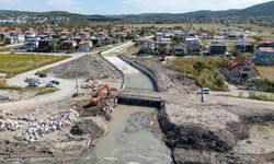 İZSU'dan Yarımada'da kış mesaisi: Derelerden 100 bin ton malzeme çıkarıldı