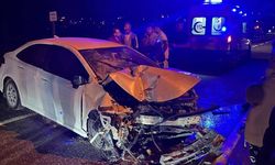 Otomobil beton bariyere çarptı: Araç içindeki kadın öldü