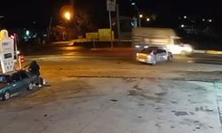 Kamyonet ile otomobil çarpıştı: Ölü ve yaralılar var