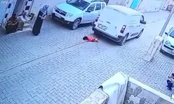 Kargo aracının altında kalan 2 yaşındaki Leyla hayatını kaybetti