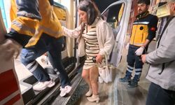 Kıskançlık krizi: Genç kadın, erkek arkadaşının sevgilisini bıçakladı!