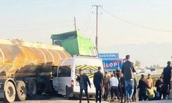 Korkutan kaza! Okul servisi ile tanker çarpıştı, 3 öğrenci yaralandı!