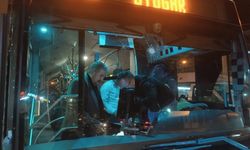 Kurşunlar yağdı, gözü dönen taraflar sokağı savaş alanına çevirdi: 2 ağır yaralı!