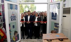 Kuşadası'nda dayanışmanın yeni adresi: "Ada Kıyafet Evi"