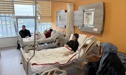 Midye sonrası kabus: 4 arkadaş hastaneye kaldırıldı!