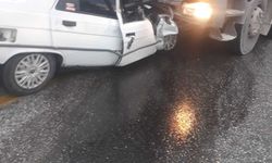 Virajı alamayan otomobil karşı şeride geçti: 1 ölü, 1 ağır yaralı!